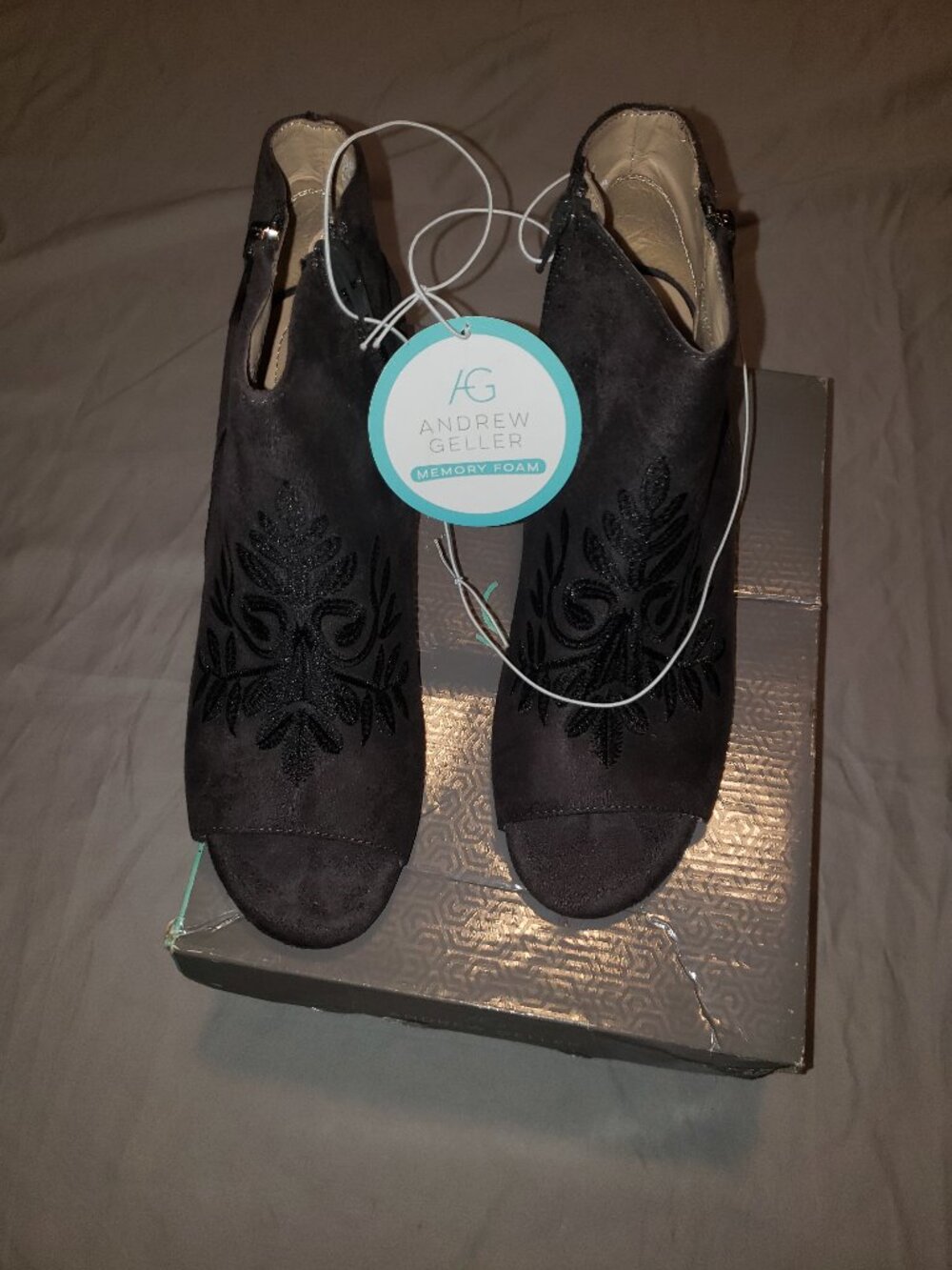 Andrew Geller Spinda Peep Toe Ankle Booties Size 8M Dark Grey Memory Foam NEW
